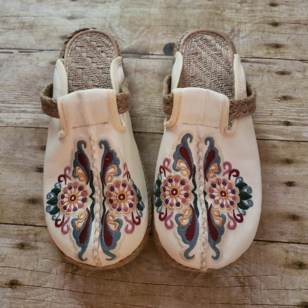 Embroidered Abstract Mule Sandals